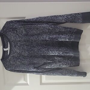 Lululemon ladies top